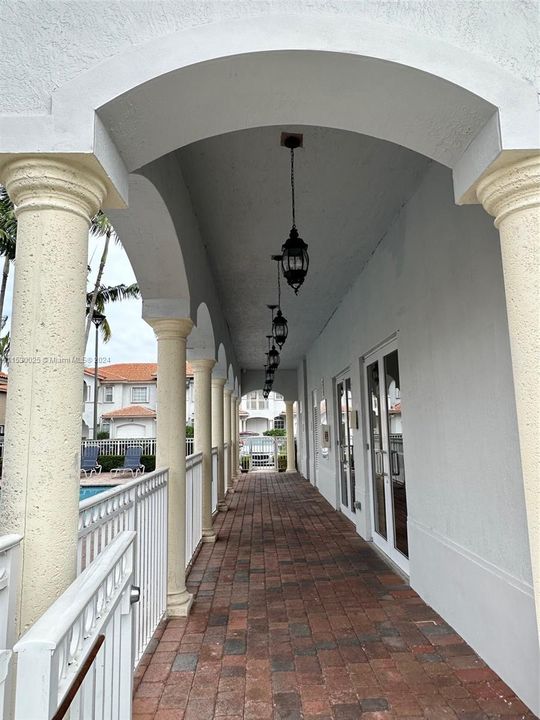 最近售出: $555,000 (3 贝兹, 2 浴室, 1800 平方英尺)