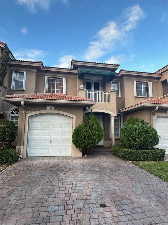 最近售出: $555,000 (3 贝兹, 2 浴室, 1800 平方英尺)