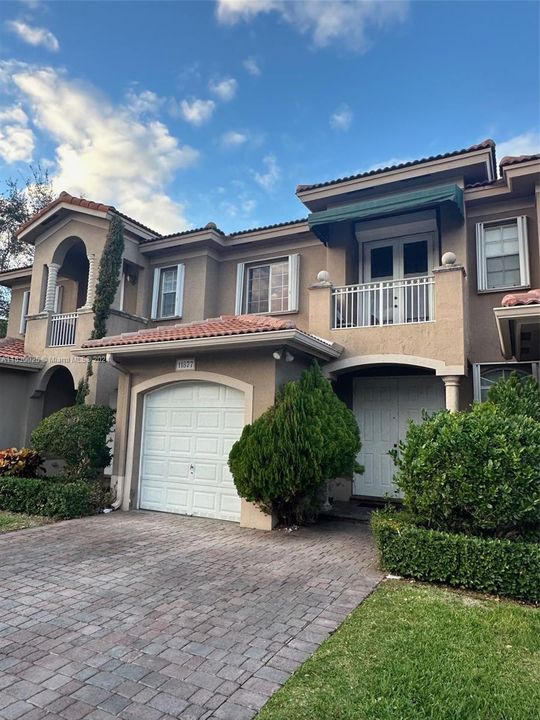 最近售出: $555,000 (3 贝兹, 2 浴室, 1800 平方英尺)