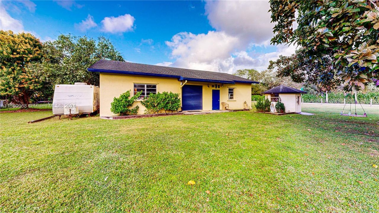 Recently Sold: $1,000,000 (4 beds, 2 baths, 4016 Square Feet)