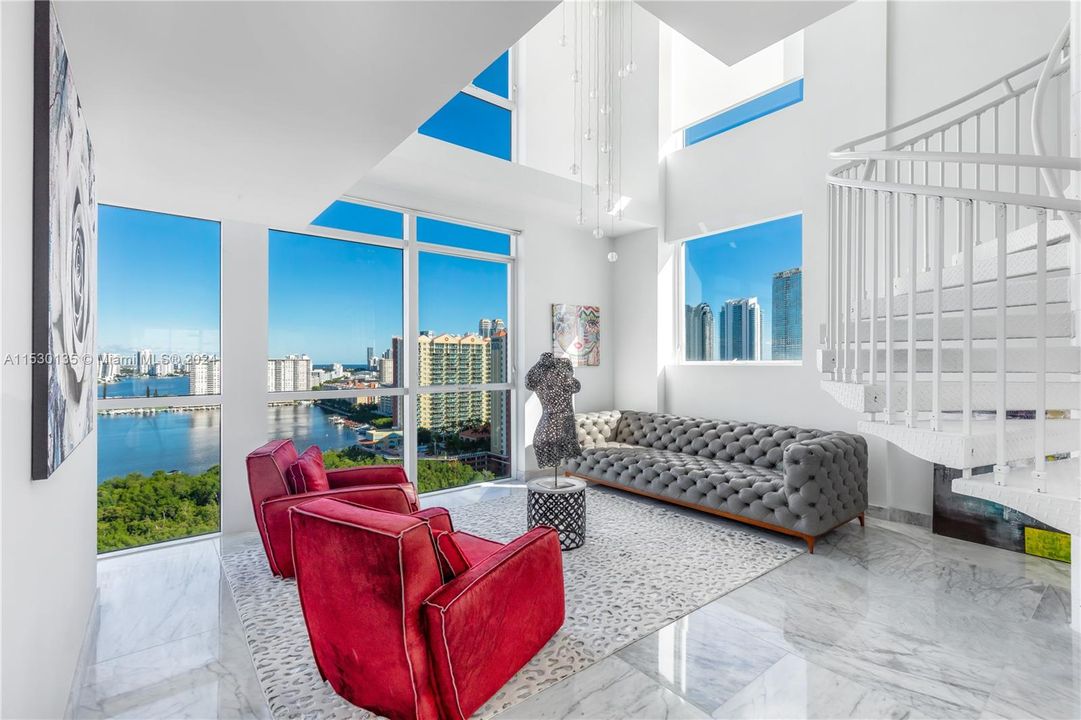 For Sale: $3,295,000 (4 beds, 4 baths, 3140 Square Feet)