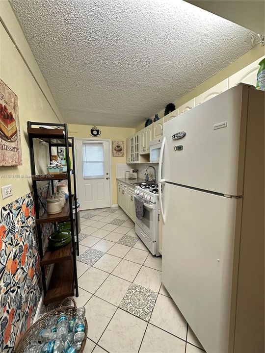Recently Sold: $115,000 (1 beds, 1 baths, 752 Square Feet)
