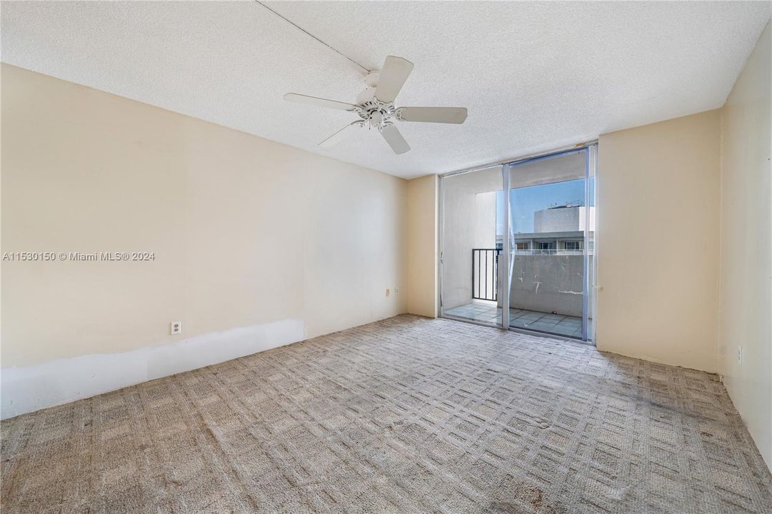 Active With Contract: $150,000 (1 beds, 1 baths, 775 Square Feet)