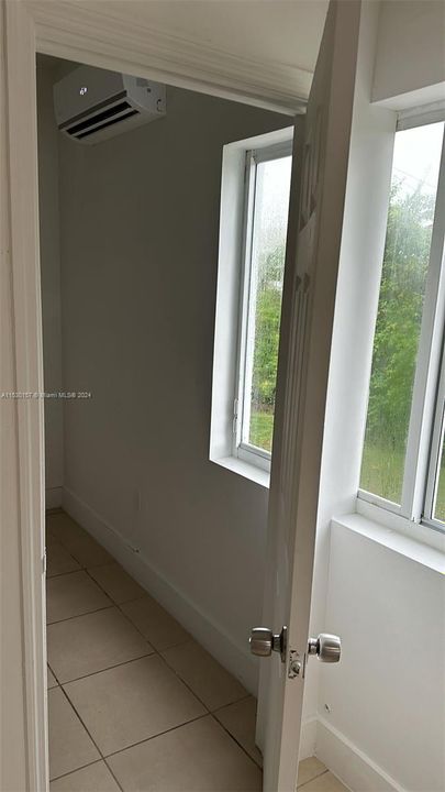 Recently Rented: $1,800 (1 beds, 1 baths, 1748 Square Feet)