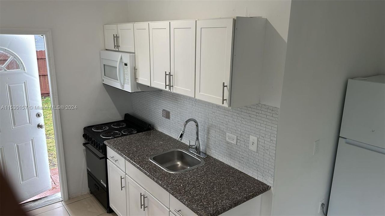 Recently Rented: $1,800 (1 beds, 1 baths, 1748 Square Feet)