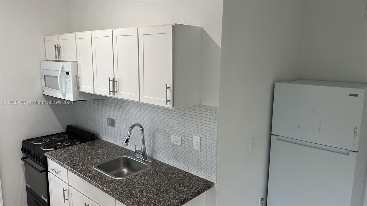 Recently Rented: $1,800 (1 beds, 1 baths, 1748 Square Feet)