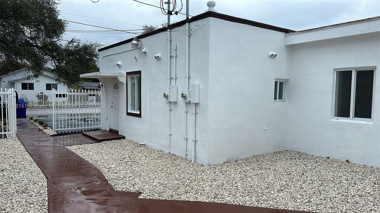 Recently Rented: $1,800 (1 beds, 1 baths, 1748 Square Feet)