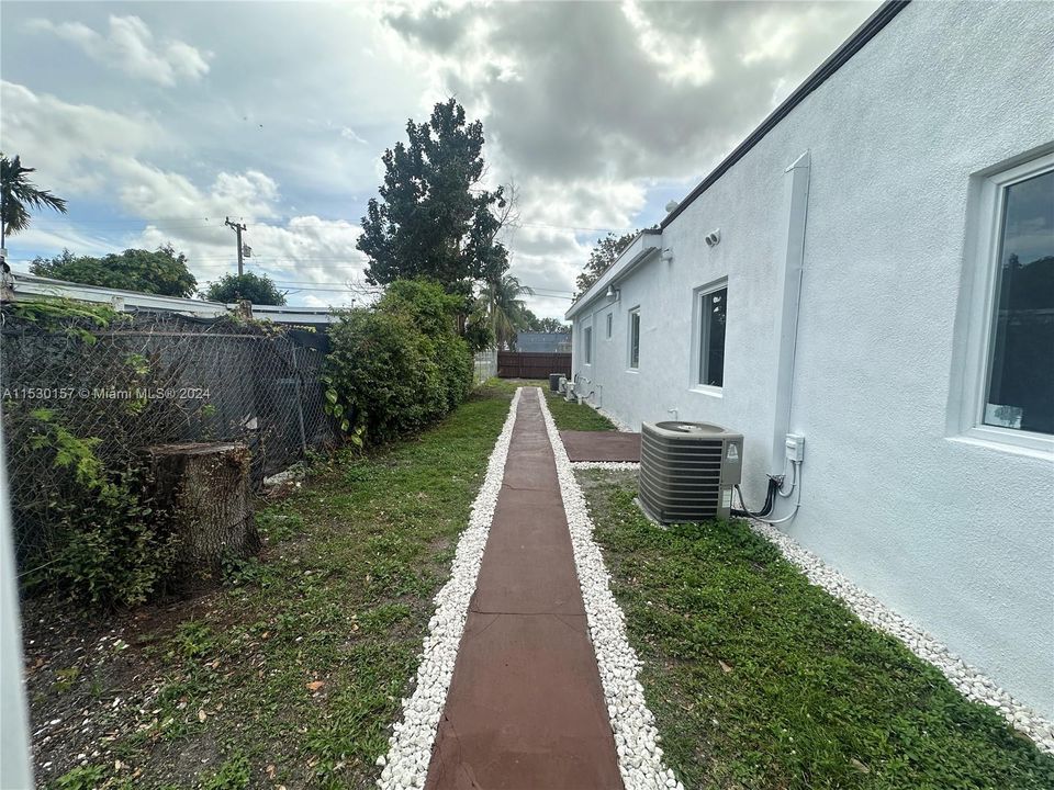 Recently Rented: $1,800 (1 beds, 1 baths, 1748 Square Feet)