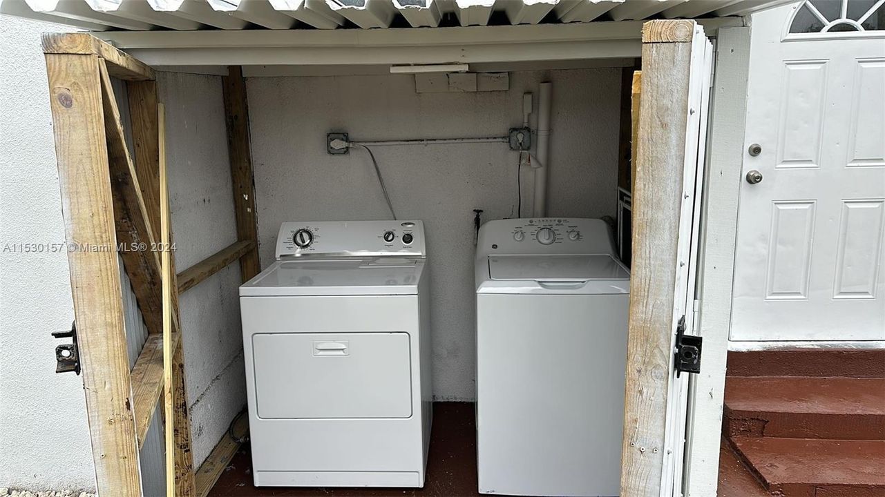 Recently Rented: $1,800 (1 beds, 1 baths, 1748 Square Feet)