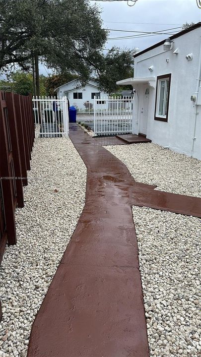 Recently Rented: $1,800 (1 beds, 1 baths, 1748 Square Feet)