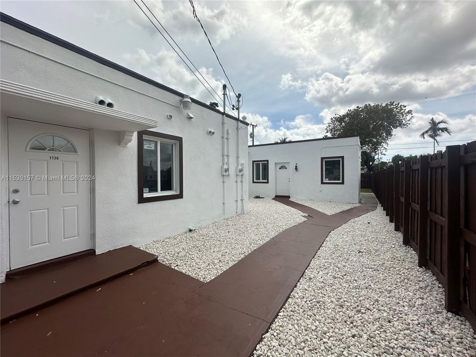 Recently Rented: $1,800 (1 beds, 1 baths, 1748 Square Feet)