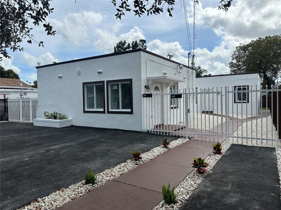 Recently Rented: $1,800 (1 beds, 1 baths, 1748 Square Feet)