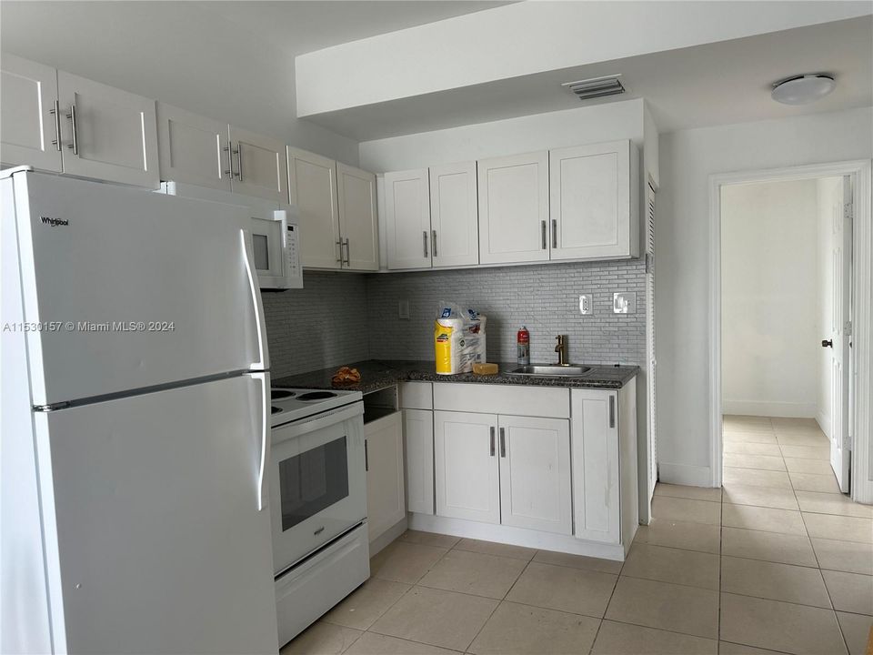 Recently Rented: $1,800 (1 beds, 1 baths, 1748 Square Feet)