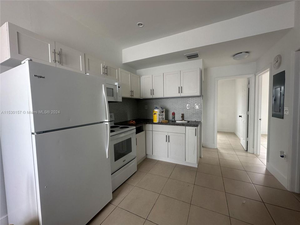 Recently Rented: $1,800 (1 beds, 1 baths, 1748 Square Feet)