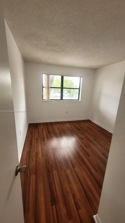 Recently Rented: $2,200 (2 beds, 2 baths, 883 Square Feet)