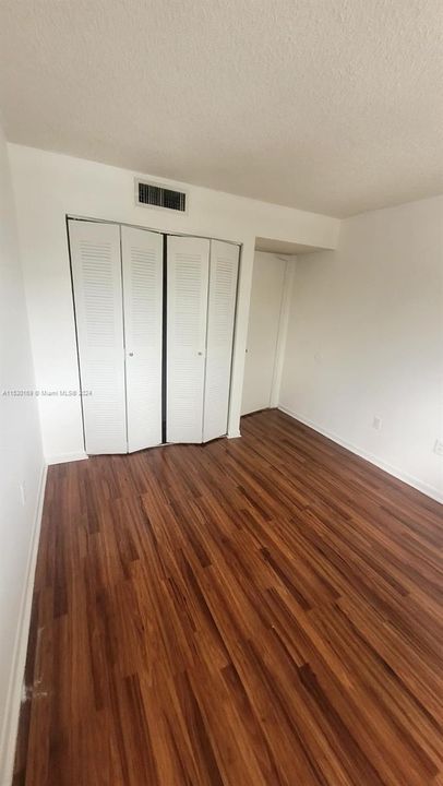 Recently Rented: $2,200 (2 beds, 2 baths, 883 Square Feet)