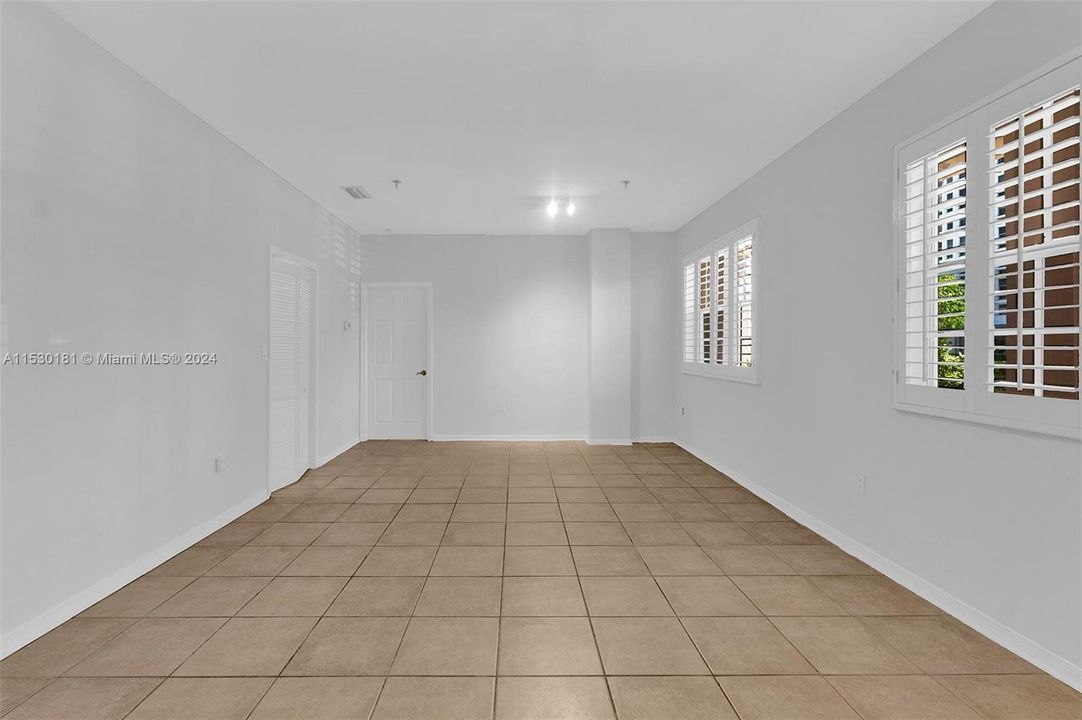 Active With Contract: $429,950 (1 beds, 1 baths, 948 Square Feet)