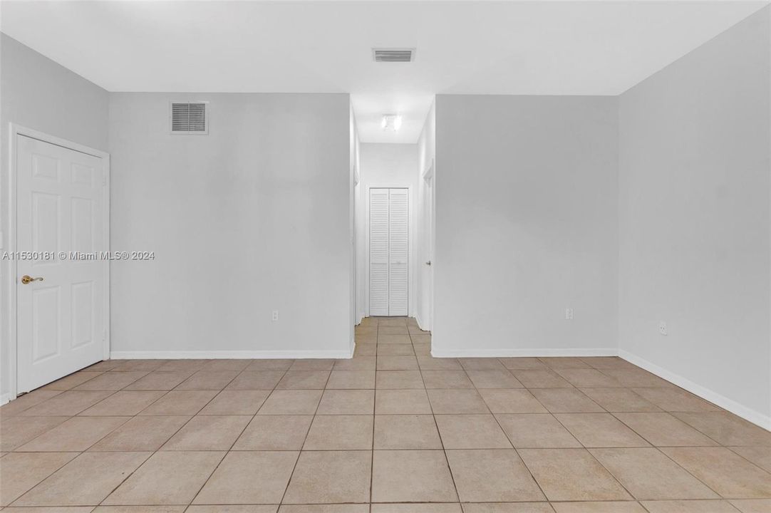Active With Contract: $429,950 (1 beds, 1 baths, 948 Square Feet)