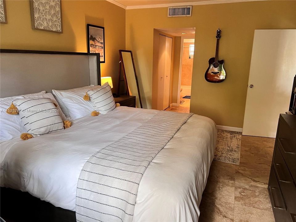 Recently Rented: $2,400 (1 beds, 1 baths, 808 Square Feet)