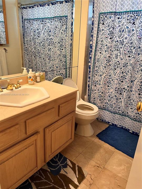 Recently Rented: $2,400 (1 beds, 1 baths, 808 Square Feet)