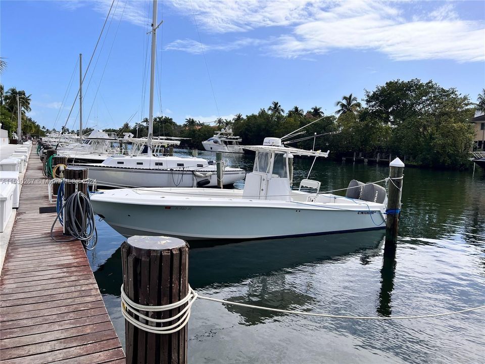 Recently Rented: $2,400 (1 beds, 1 baths, 808 Square Feet)