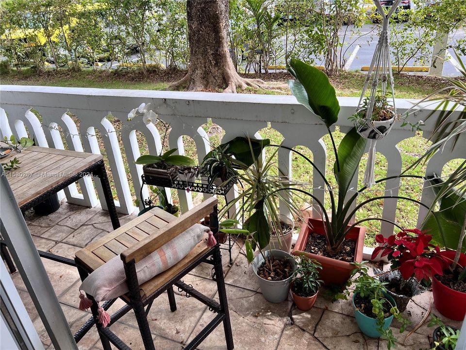 Recently Rented: $2,400 (1 beds, 1 baths, 808 Square Feet)