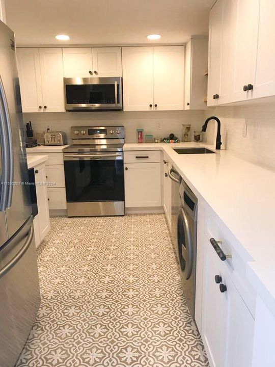 最近租的: $3,700 (2 贝兹, 2 浴室, 1242 平方英尺)