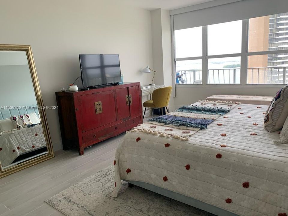 最近租的: $3,700 (2 贝兹, 2 浴室, 1242 平方英尺)