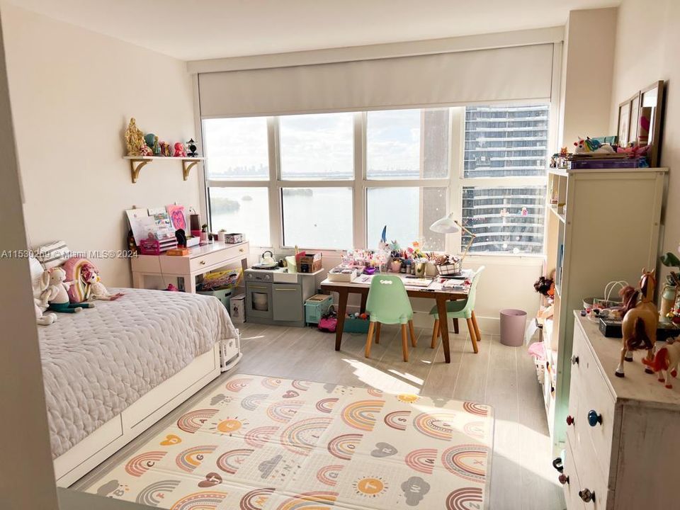 最近租的: $3,700 (2 贝兹, 2 浴室, 1242 平方英尺)