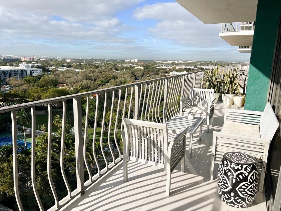 最近租的: $3,700 (2 贝兹, 2 浴室, 1242 平方英尺)