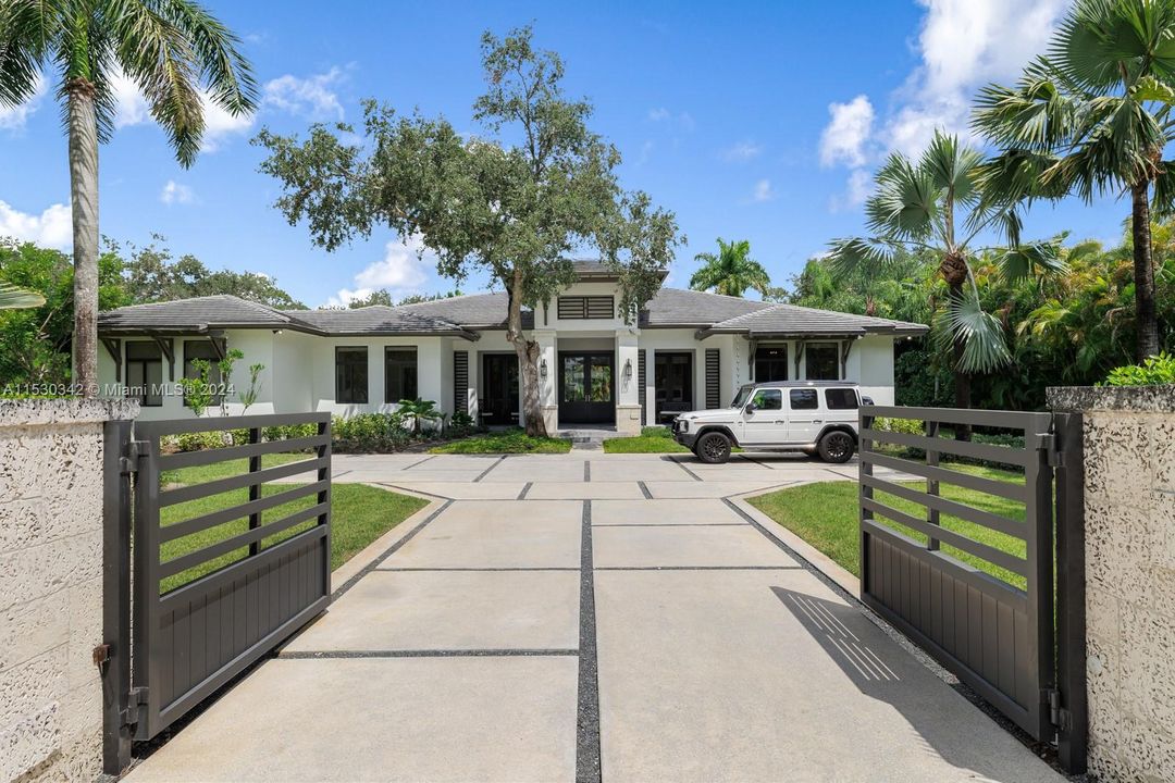 For Sale: $6,280,000 (5 beds, 5 baths, 4759 Square Feet)
