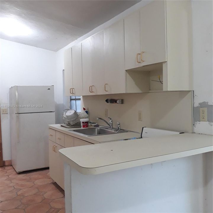 Recently Rented: $3,500 (2 beds, 1 baths, 720 Square Feet)