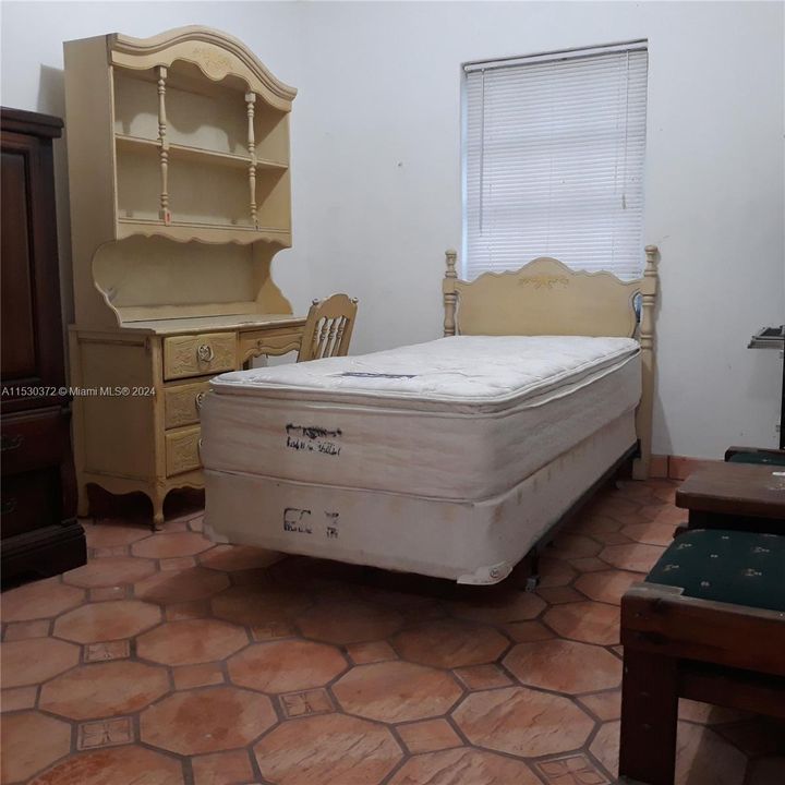 Recently Rented: $3,500 (2 beds, 1 baths, 720 Square Feet)