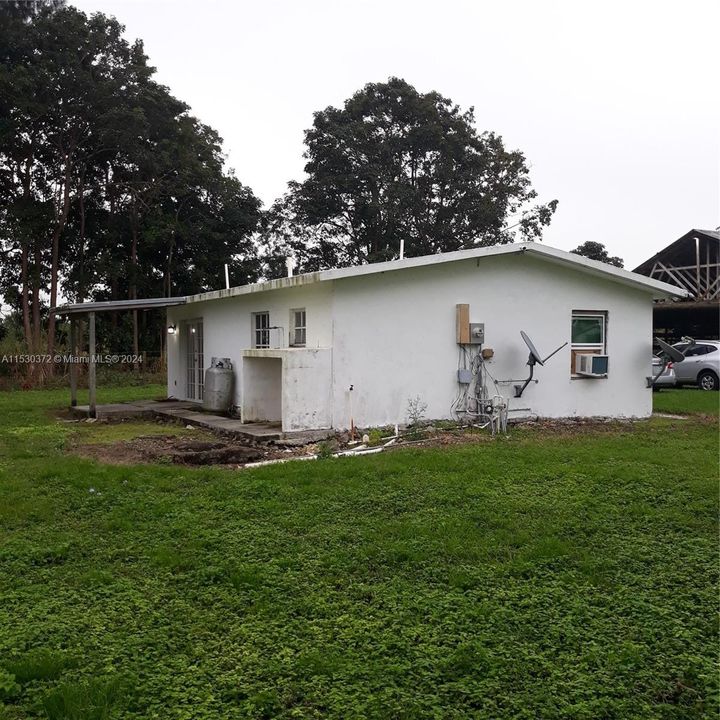 Recently Rented: $3,500 (2 beds, 1 baths, 720 Square Feet)