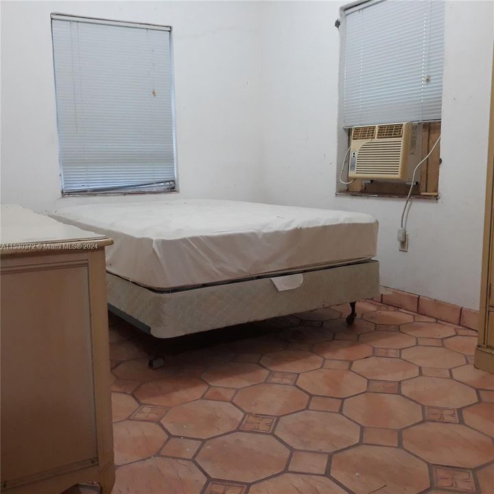 Recently Rented: $3,500 (2 beds, 1 baths, 720 Square Feet)