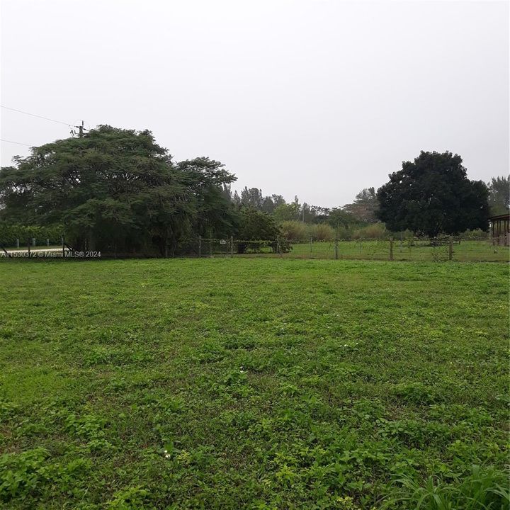 Recently Rented: $3,500 (2 beds, 1 baths, 720 Square Feet)