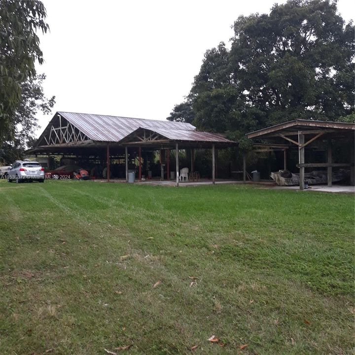 Recently Rented: $3,500 (2 beds, 1 baths, 720 Square Feet)