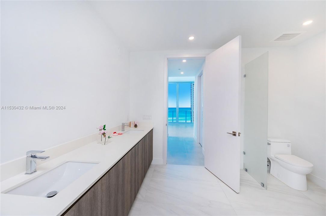 For Sale: $2,200,000 (2 beds, 2 baths, 1685 Square Feet)