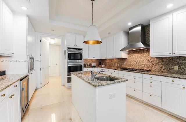 Recently Sold: $4,299,000 (3 beds, 3 baths, 3105 Square Feet)