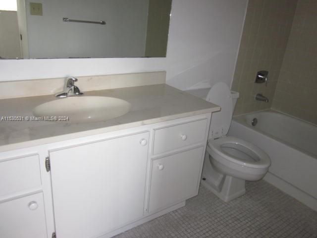 Недавно арендовано: $2,500 (2 спален, 2 ванн, 1450 Квадратных фут)