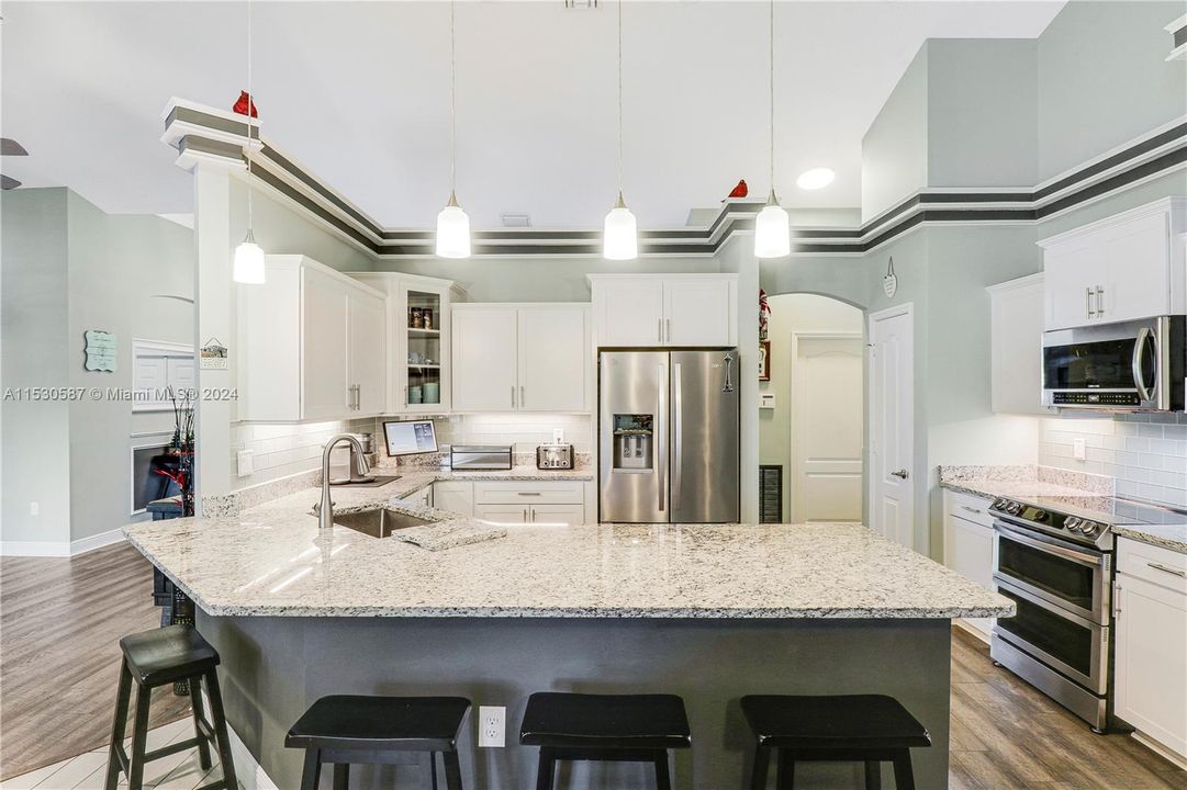 Recently Sold: $630,000 (4 beds, 2 baths, 2206 Square Feet)