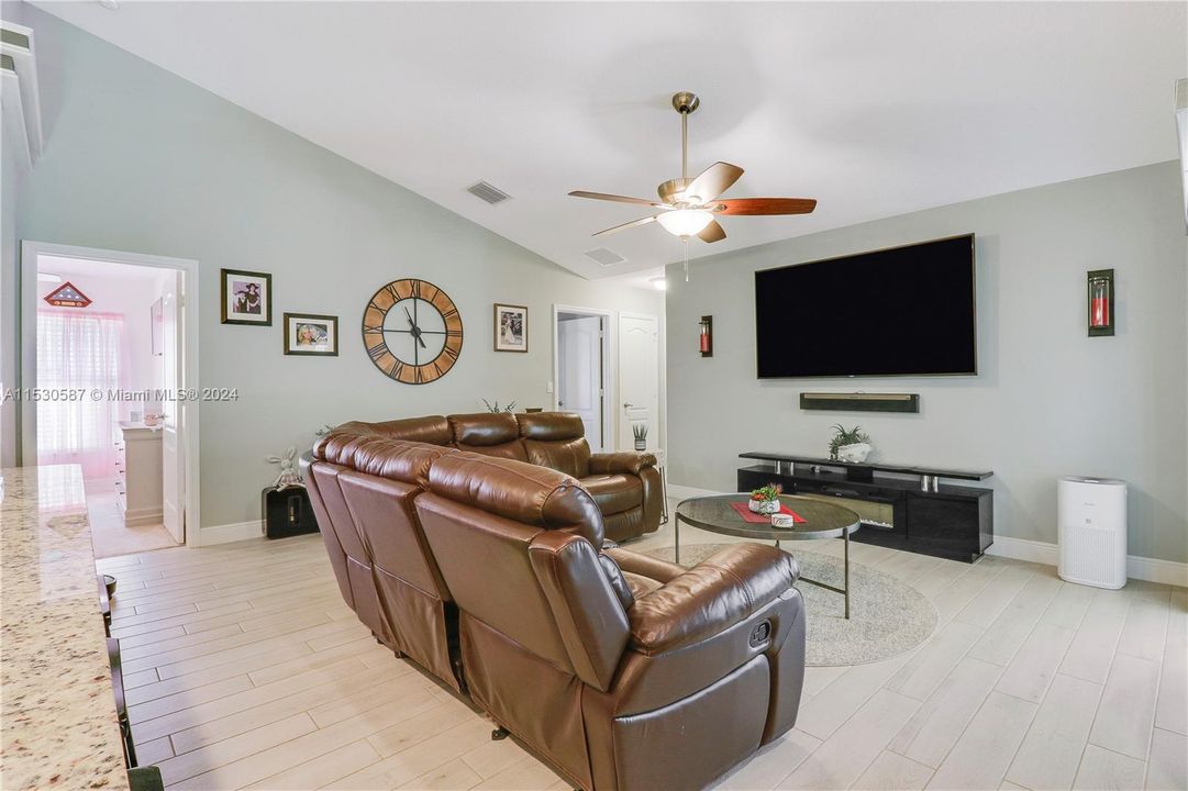 Recently Sold: $630,000 (4 beds, 2 baths, 2206 Square Feet)