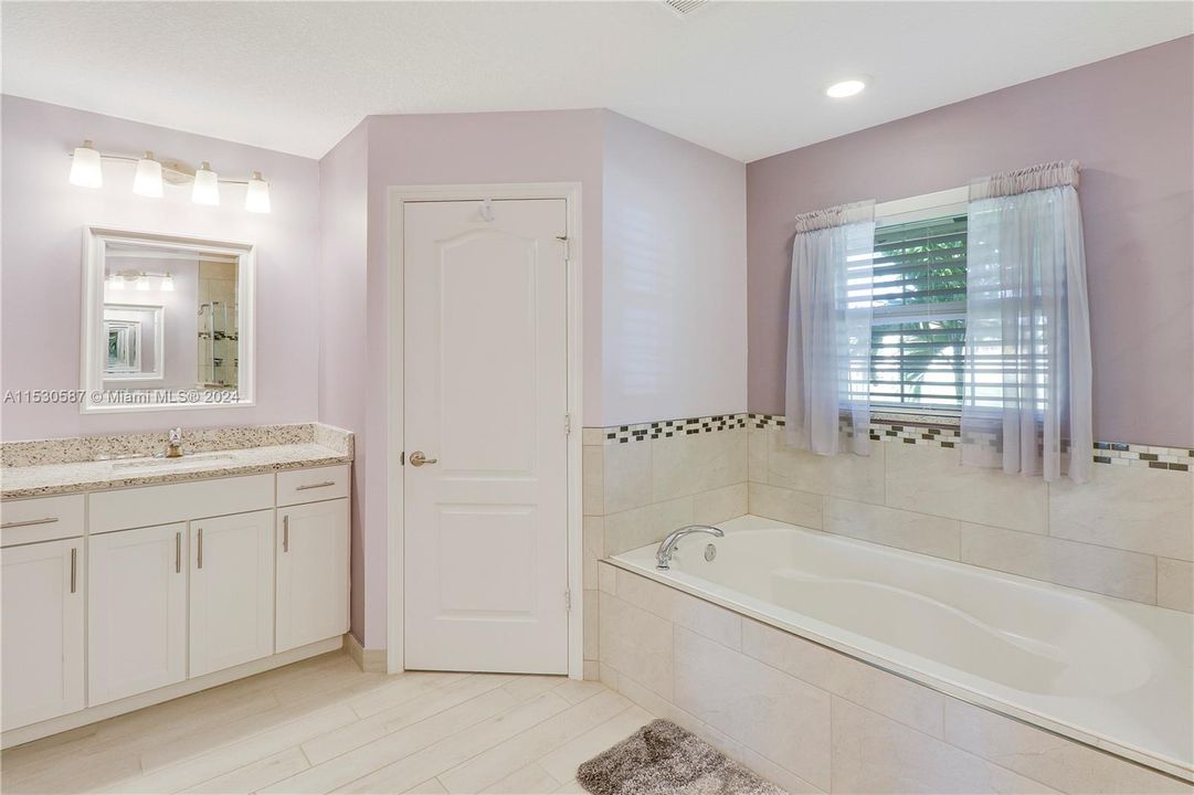 Recently Sold: $630,000 (4 beds, 2 baths, 2206 Square Feet)