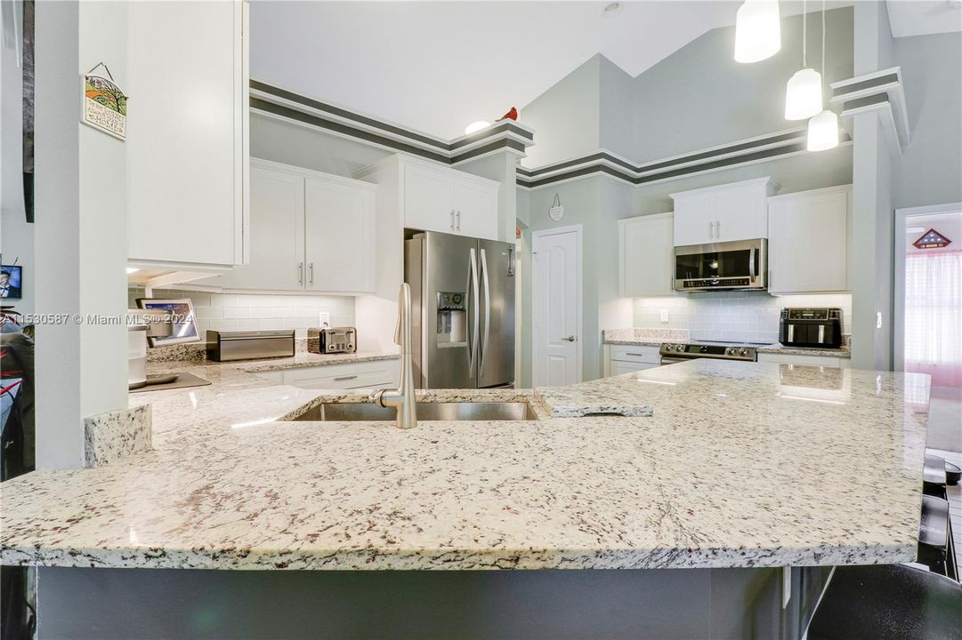 Recently Sold: $630,000 (4 beds, 2 baths, 2206 Square Feet)