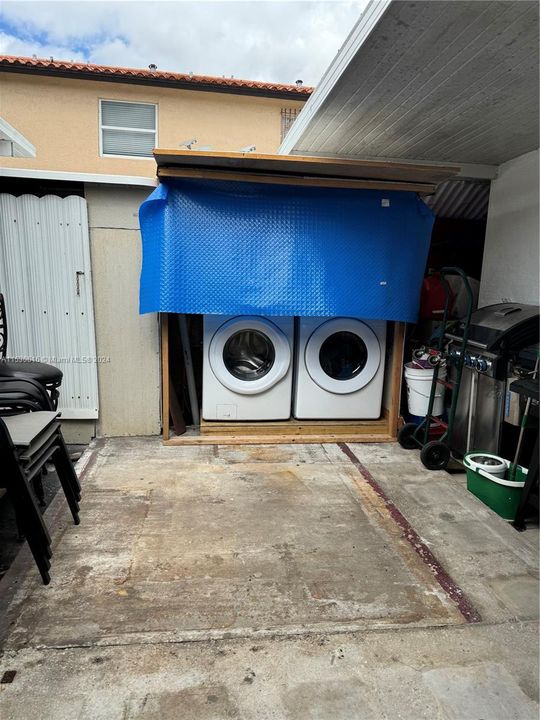 Recently Sold: $450,000 (3 beds, 2 baths, 1300 Square Feet)