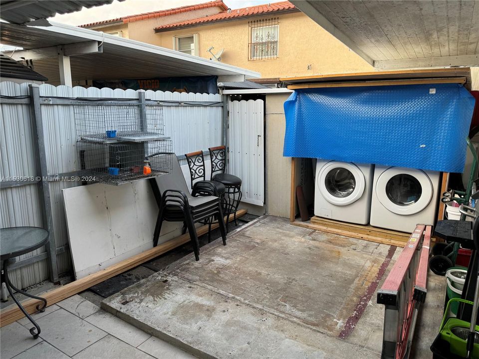 Recently Sold: $450,000 (3 beds, 2 baths, 1300 Square Feet)