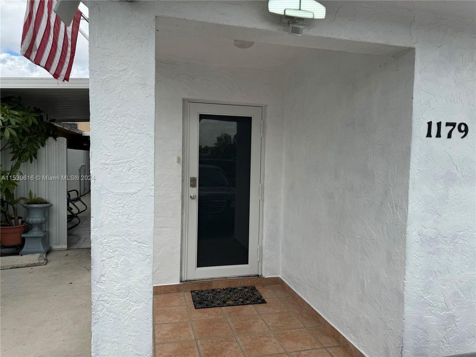 Recently Sold: $450,000 (3 beds, 2 baths, 1300 Square Feet)