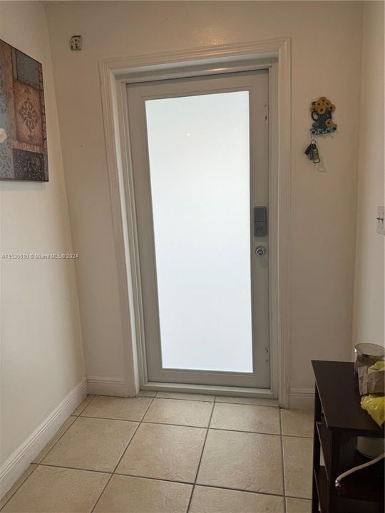 Recently Sold: $450,000 (3 beds, 2 baths, 1300 Square Feet)