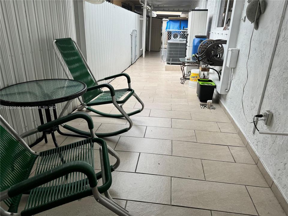 Recently Sold: $450,000 (3 beds, 2 baths, 1300 Square Feet)