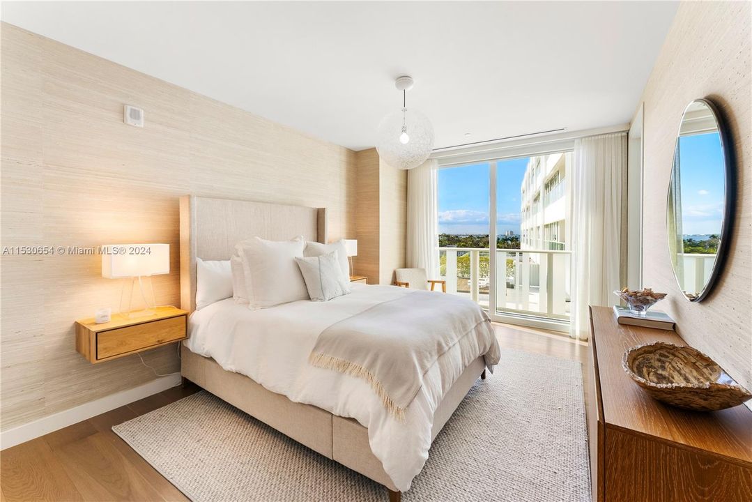 Recently Sold: $3,390,000 (2 beds, 2 baths, 2020 Square Feet)